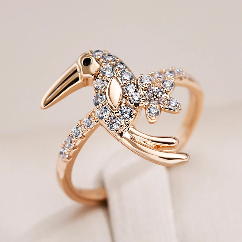 Elegant and sparkling bird ring
