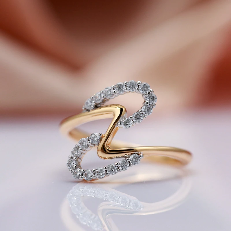 Elegant Ring Shiny Waves in Gold