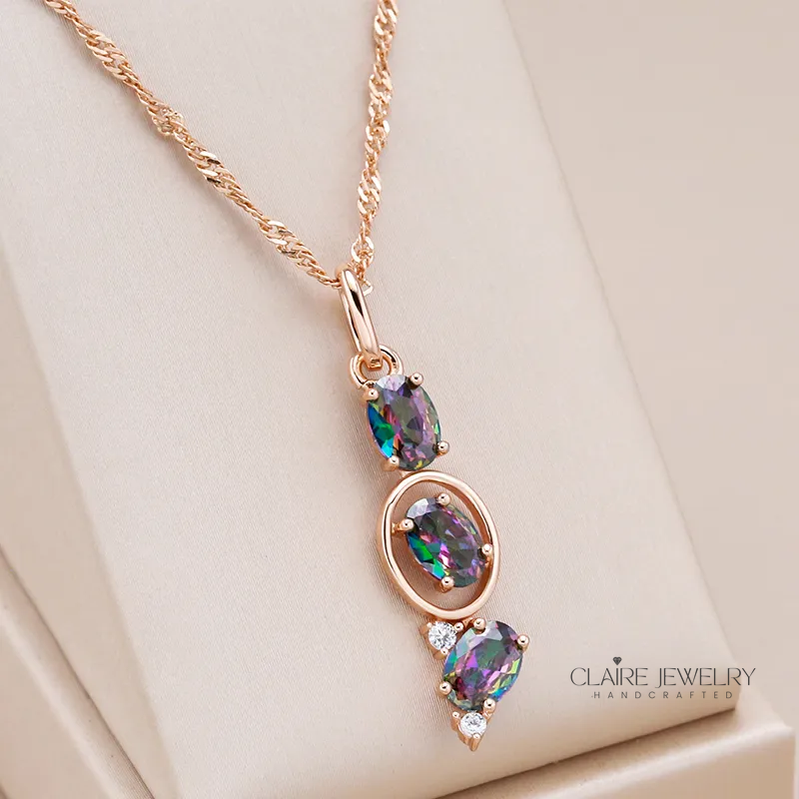 Elegant multicolored necklace