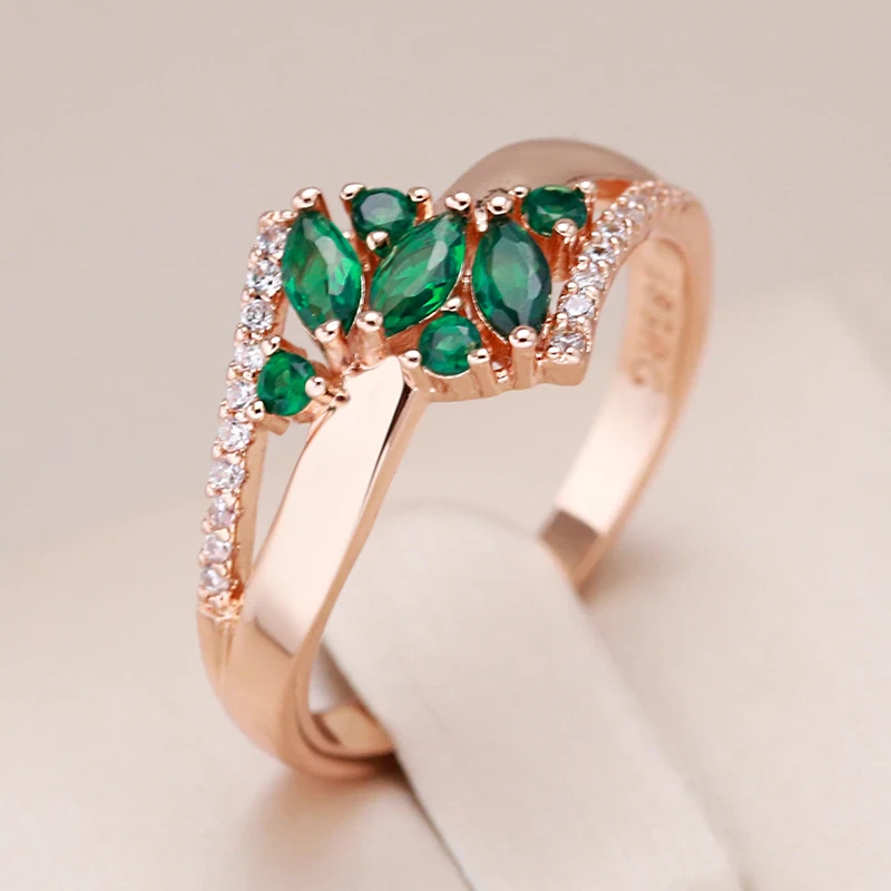 Elegant Ring Brilliant Green