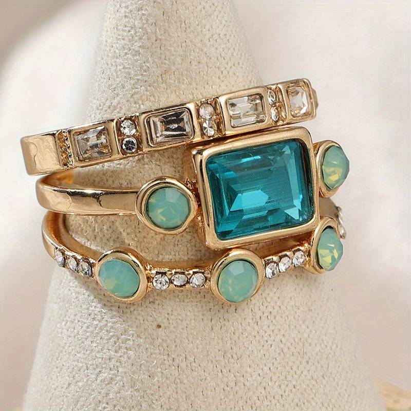Vintage-style ring with blue crystal
