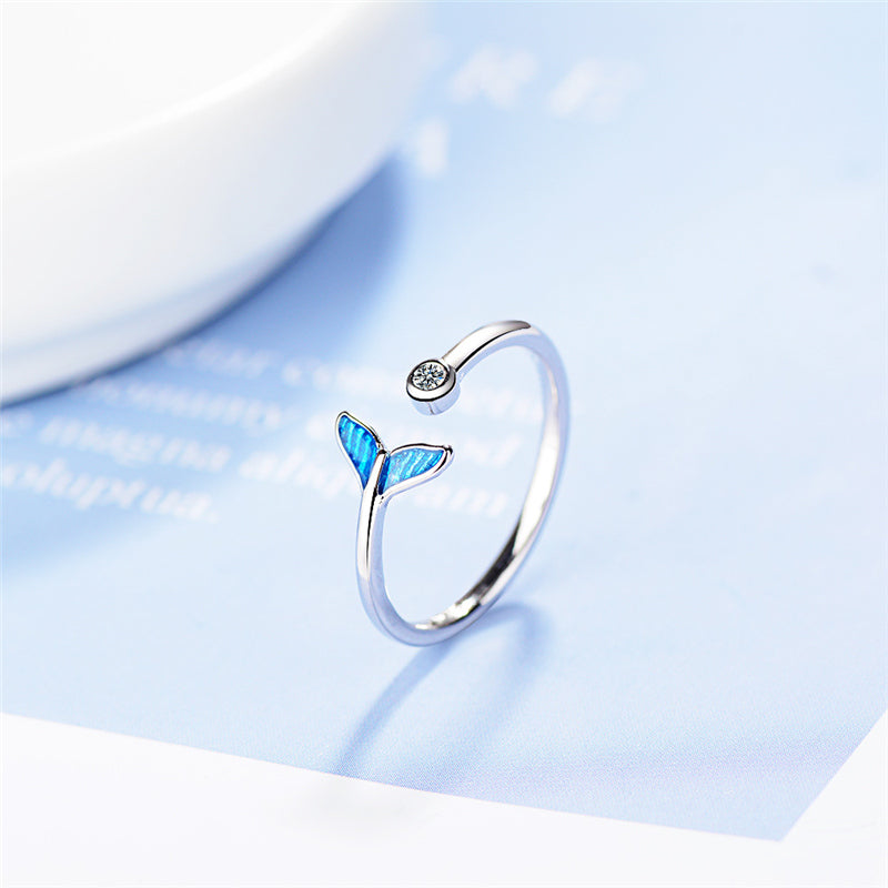 Silver ring with whale tail and zirconia
