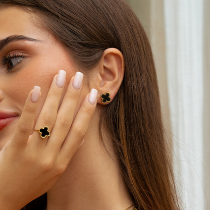 Vanilla Studs (white)