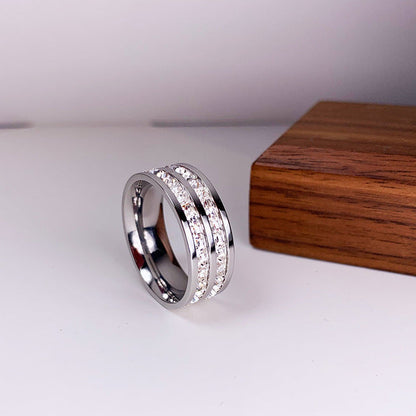 Elegant ring with double zirconia inlay