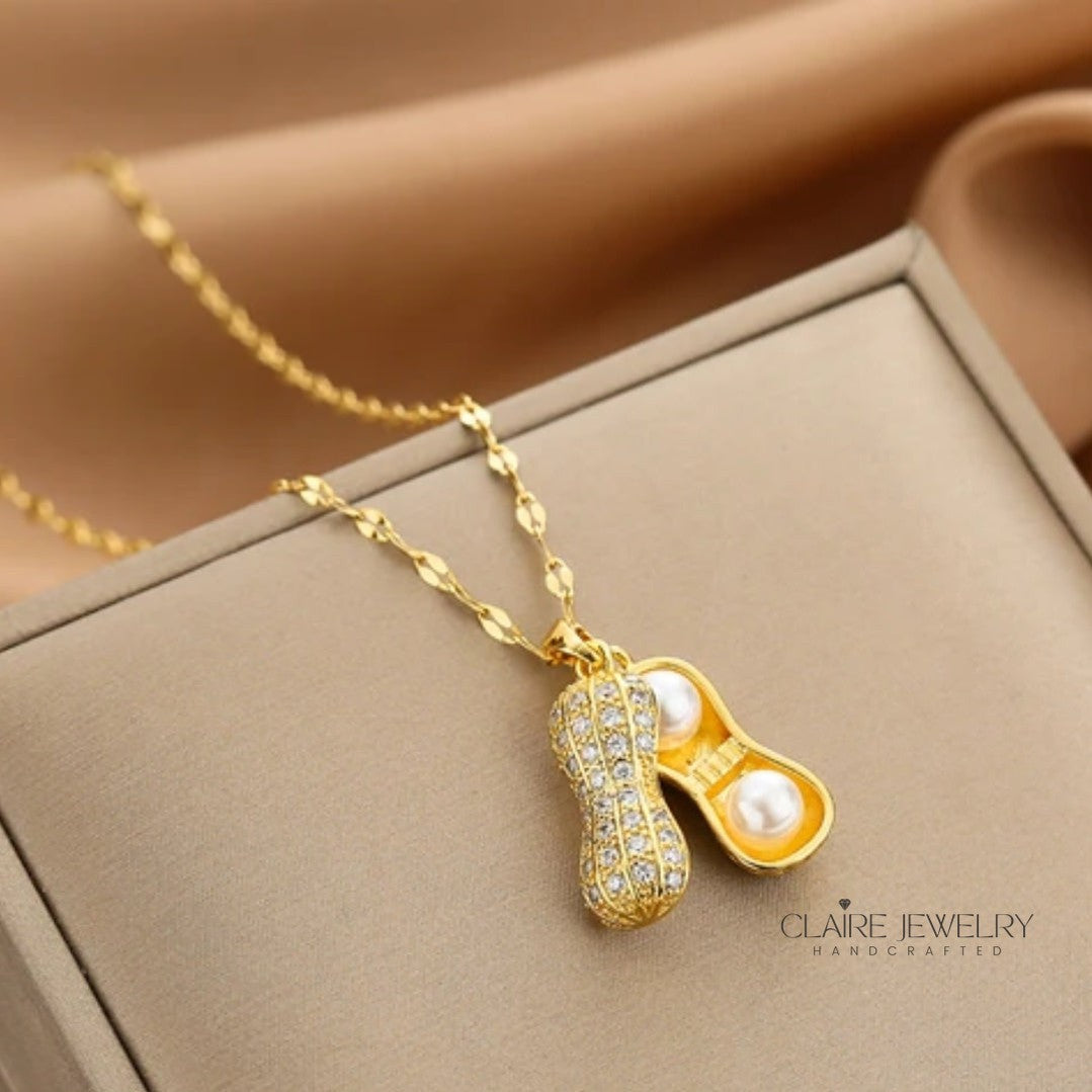 Chrysalis Necklace with Pearls in Gold