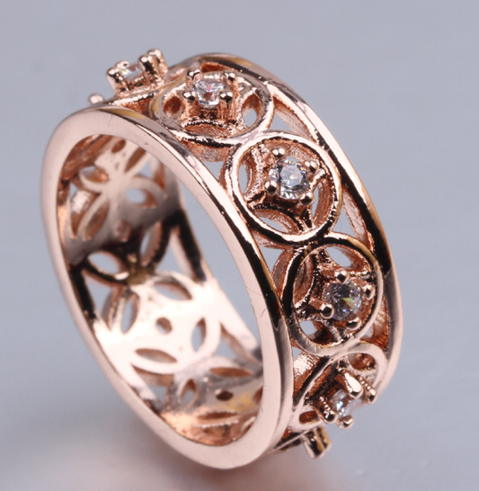 Vintage-style rose gold ring