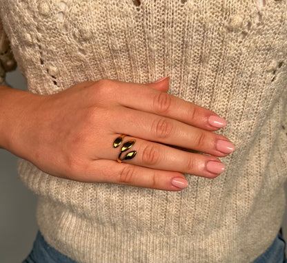 Marie Belle - sierlijke ring met triplet leafs