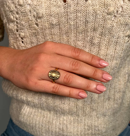 Marie Belle - chique ring met romeinse structuur