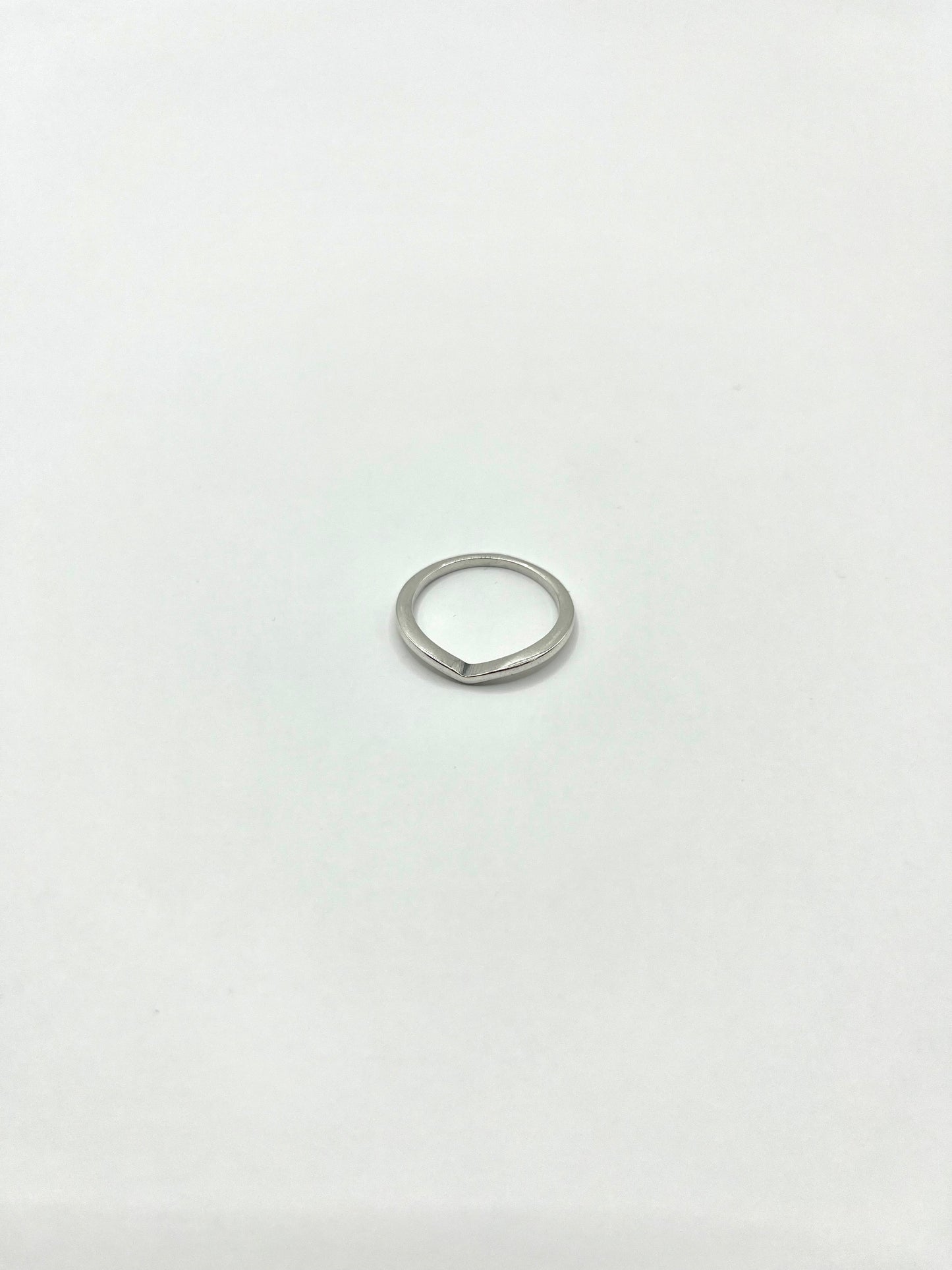 Marie Belle - subtiele ring met lichte vouw