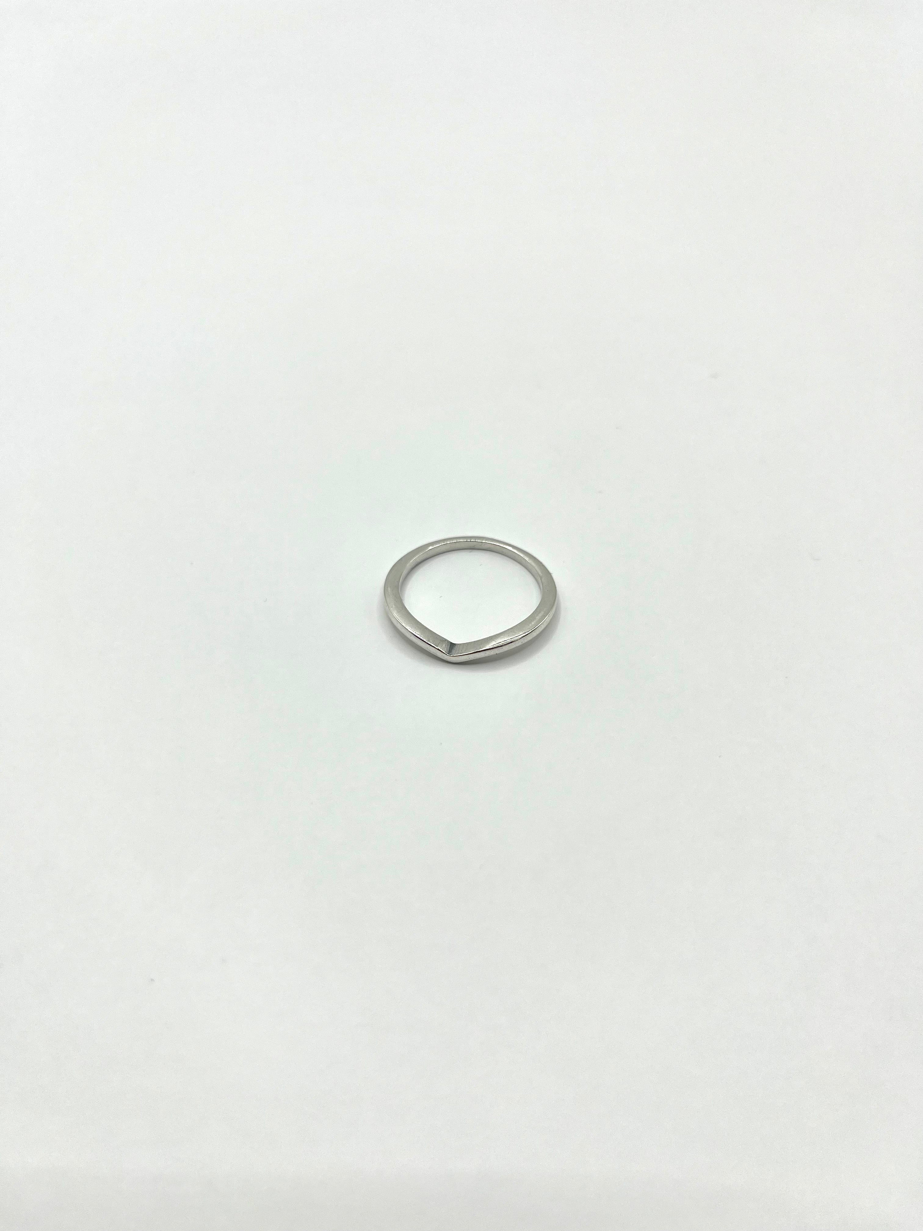 Marie Belle - subtiele ring met lichte vouw