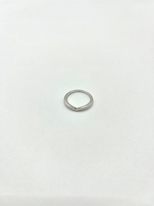 Marie Belle - subtiele ring met lichte vouw