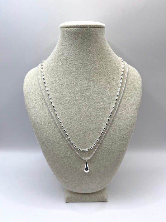 Chloé Emeralda - triplet 'waterdrop' collier met zilverkleurige parels