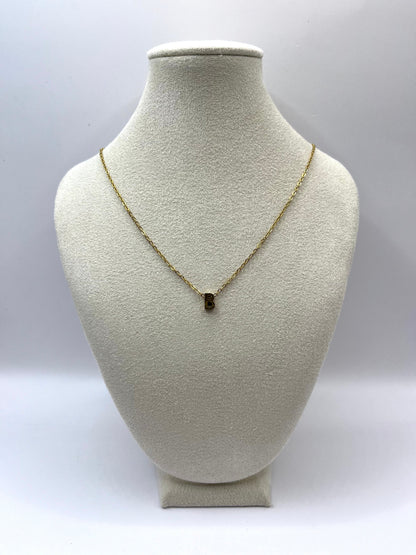 Amélie Jardin - subtiele initialen collier (a-z)