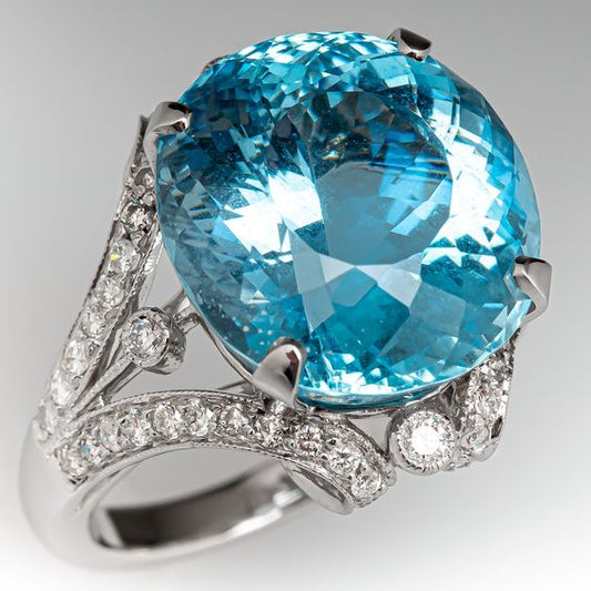 Ring with blue crystal made of sterling silver