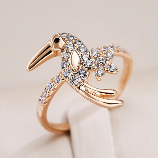 Elegant and sparkling bird ring