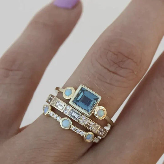 Vintage-style ring with blue crystal